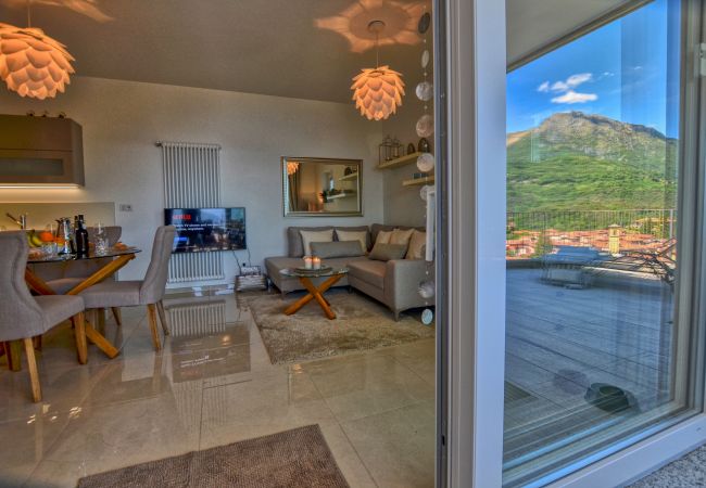 Apartment in Menaggio - 2 Bedroom Airconditioned Lake View Apartment Felice sul Lago Apartment in Menaggio - 2 Bedroom Airconditioned Lake View Apartment Felice sul Lago